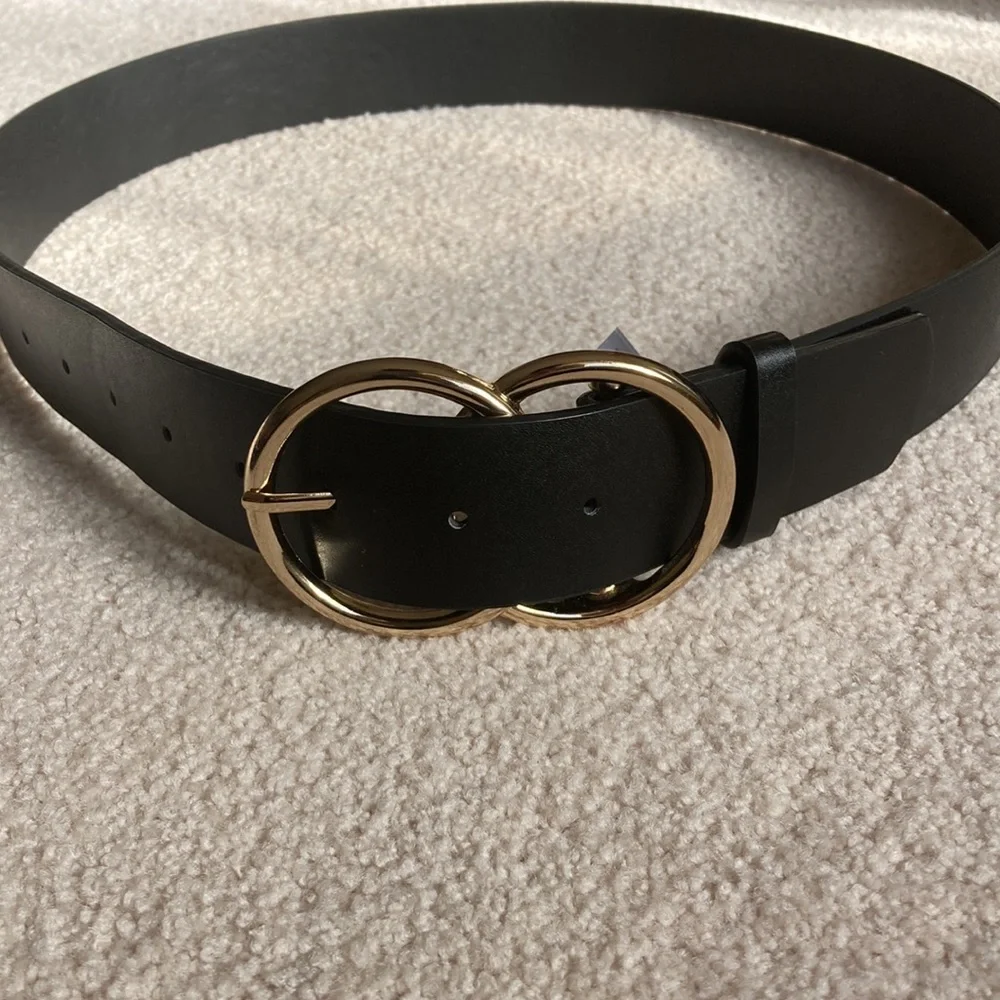 Black belt with gold double circle buckle